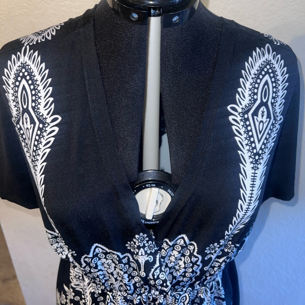 WINDSOR Black and White Patterned bohemian blouse